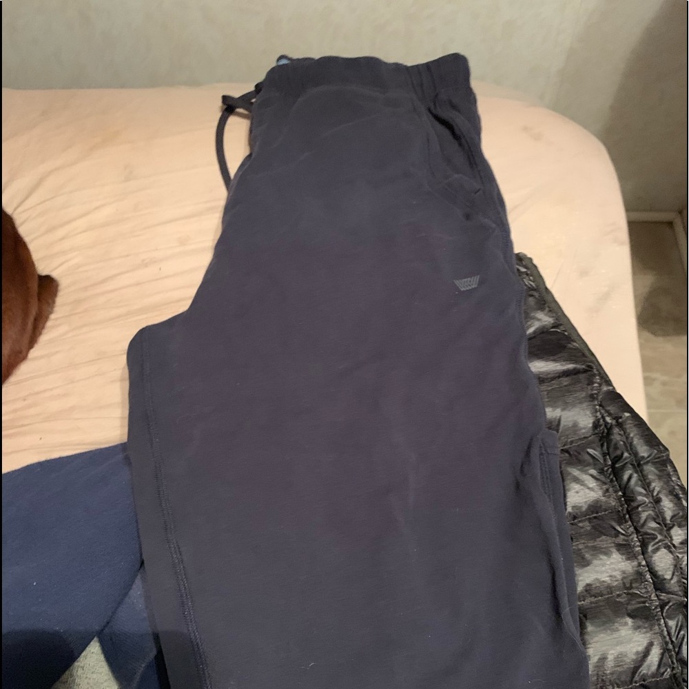 Mack Weldon’s joggers